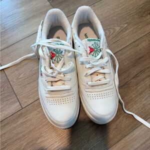 Reebok Women’s Club C Vintage - never worn